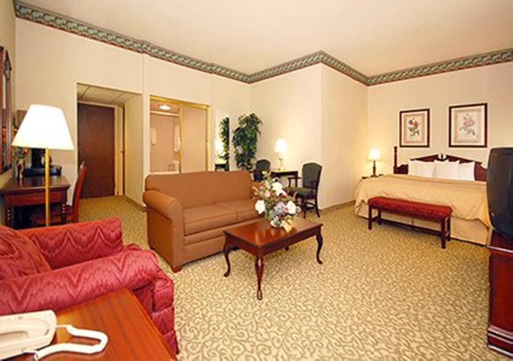 Comfort Suites Bethlehem Near Lehigh University And Lvi Airport Экстерьер фото